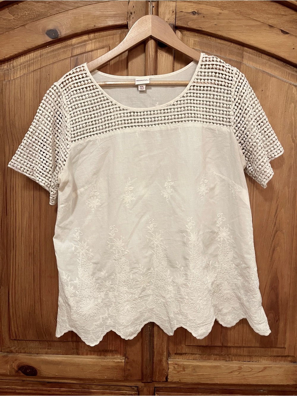 Merona Cream Crochet Yoke Embroidered Short-Sleeve Top